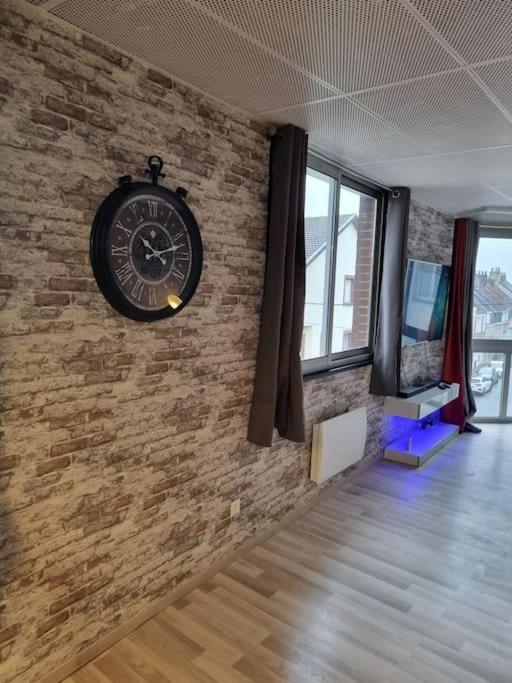 Cosy Loft - Calais Apartment Ngoại thất bức ảnh